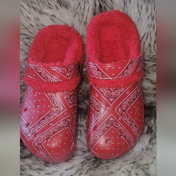 CAPE ROBBIN - Picture 2 of 5